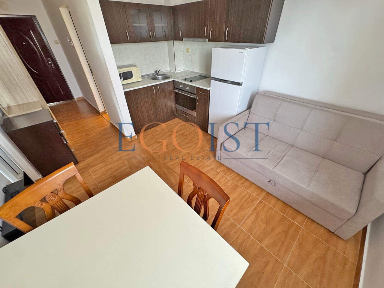 2-bedroom apartment in Arthur complex
