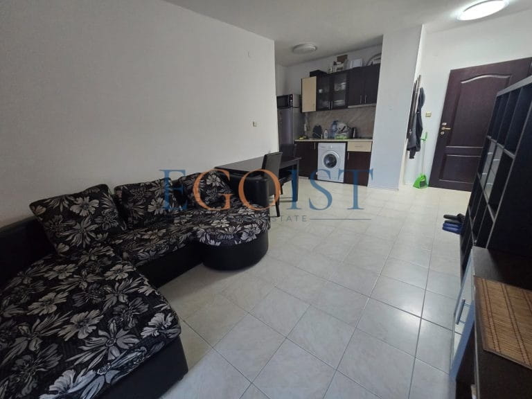 One-bedroom apartment in the Triumph Holiday Village complex
