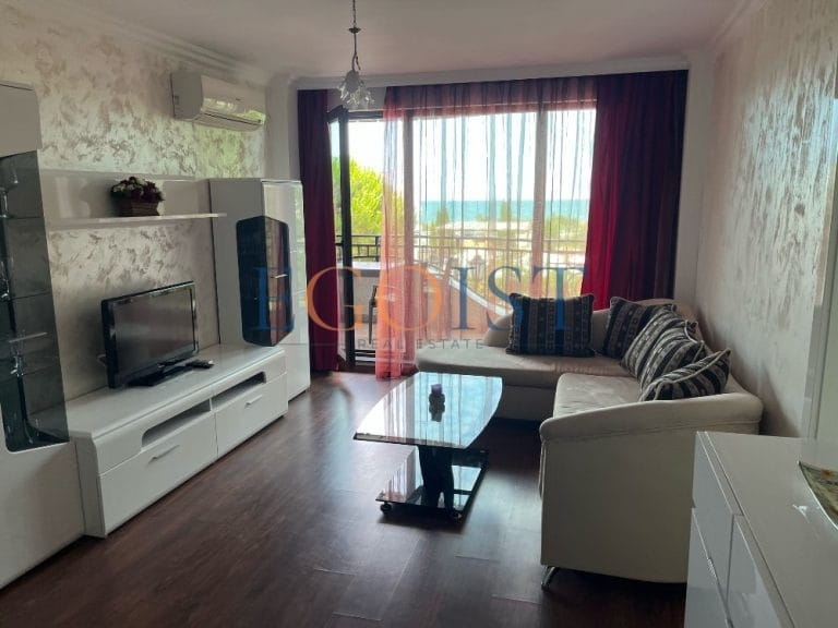 Apartament z 2 sypialniami w kompleksie Rose Gardens