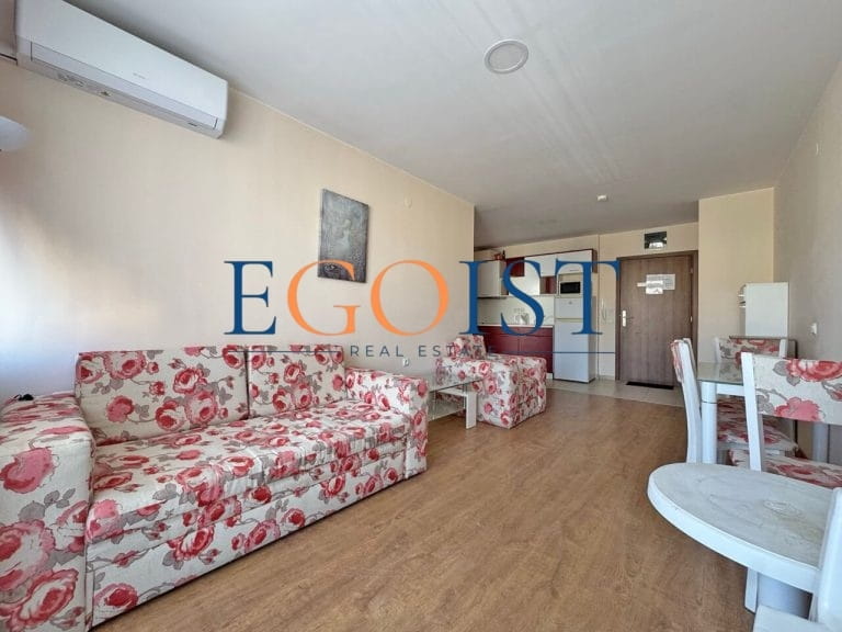 One-bedroom apartment in the Premier Fort Beach complex