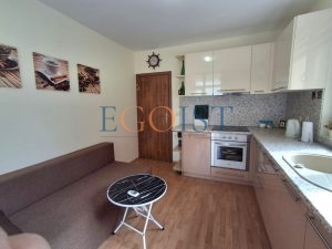 Apartament z 2 sypialniami w kompleksie Levsha