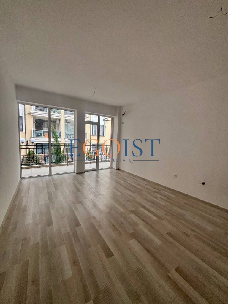 One-bedroom apartment in the Villa Venice complex