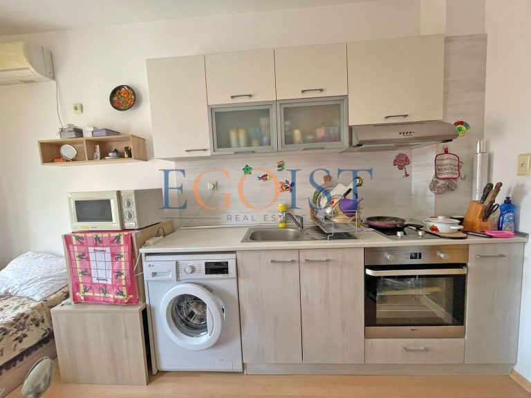One-bedroom apartment in Sunny Day 6 complex