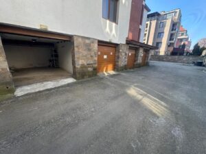 Garaż / miejsce parkingowe w kompleksie Apollon, Rawda