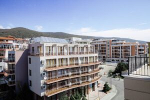 Гранд Вилла, Святой Влас