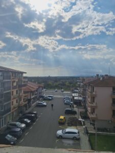 Квартира с 1 спальней под отделку, Черно море 2
