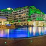Квартира с 2 спальнями и паркоместом — Emerald Resort, Равда — фото 1