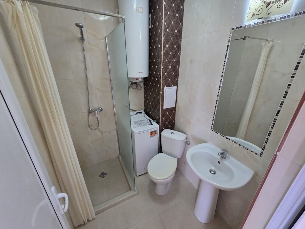 Марвел Делюкс, Солнечный берег