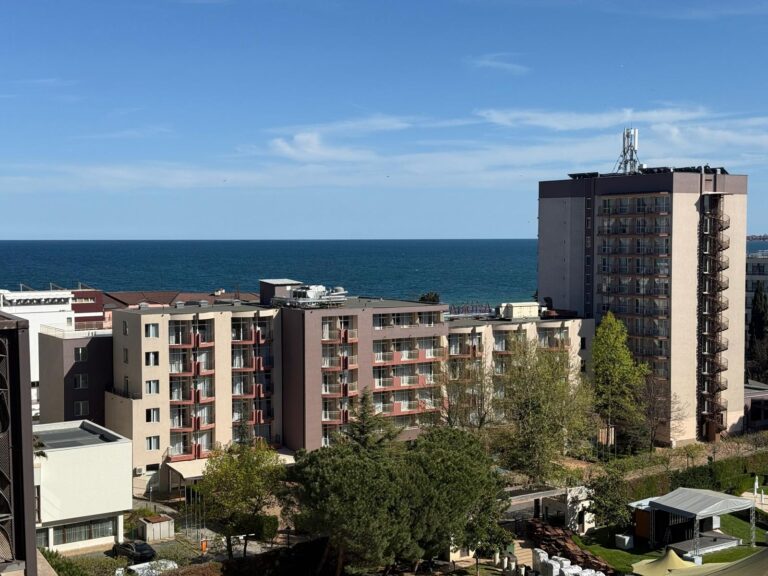 Барсело Роял Бич, Солнечный берег